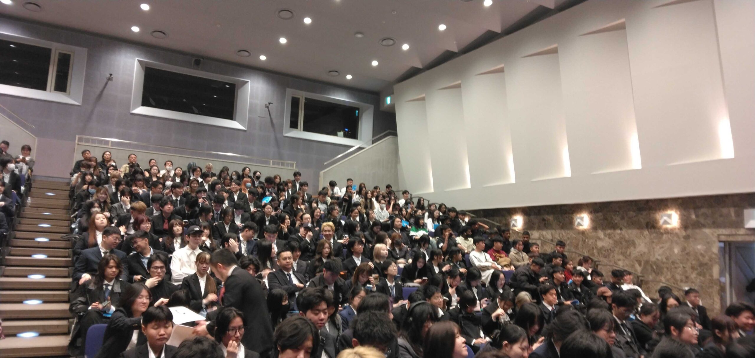 早稲田EDU日本語学校入学式会場の様子