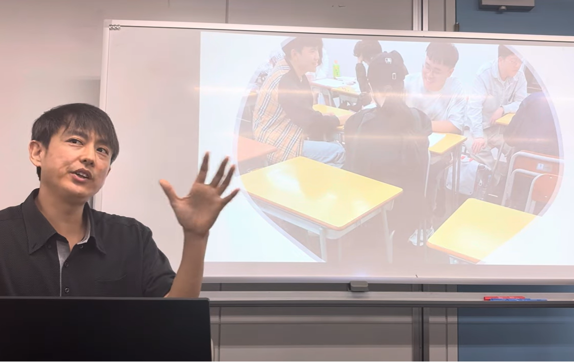 日本語学校の研修会。初級の授業風景を紹介する日本語教員